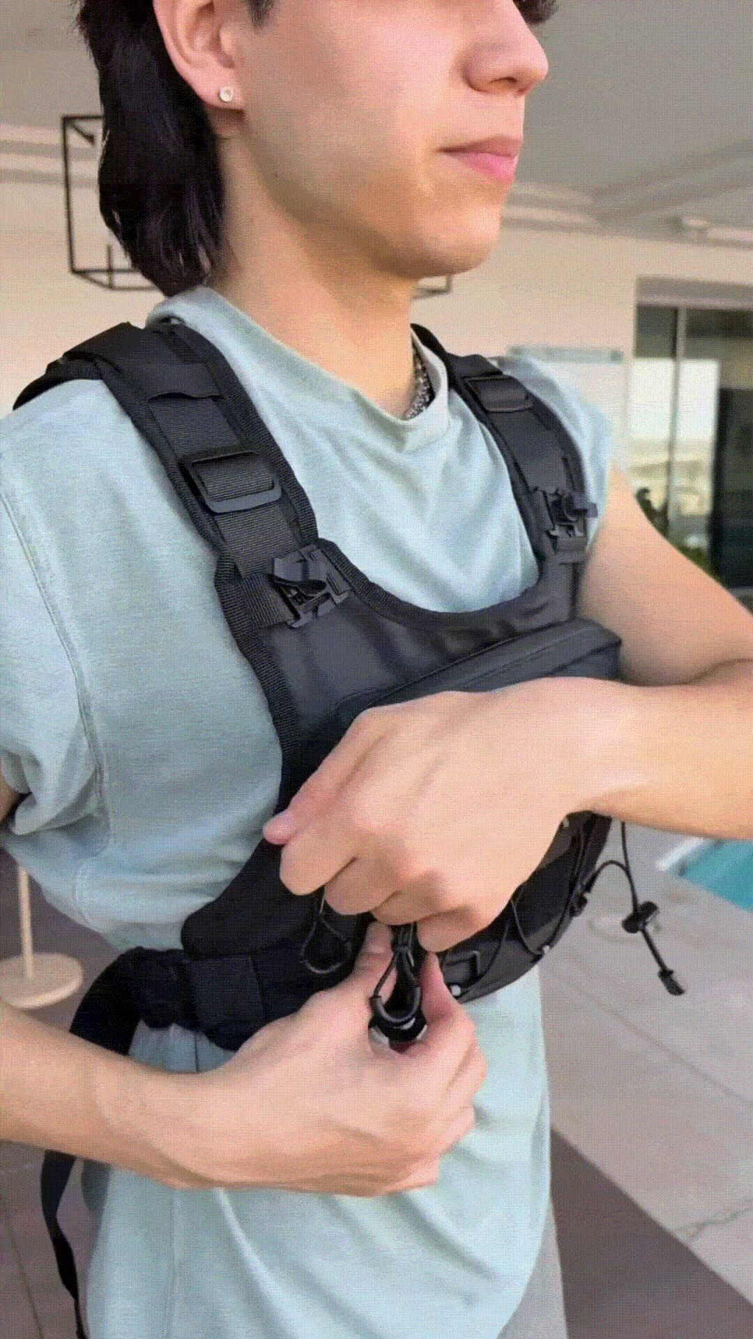 <h1><strong>carry water without holding a bottle</strong></h1>